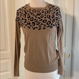Leopard collar printed sweater